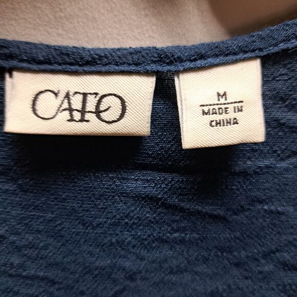 Cato Navy Blue Crinkle Material Cream Crochet Neckline Center Hem Arms Top Md - Picture 6 of 8